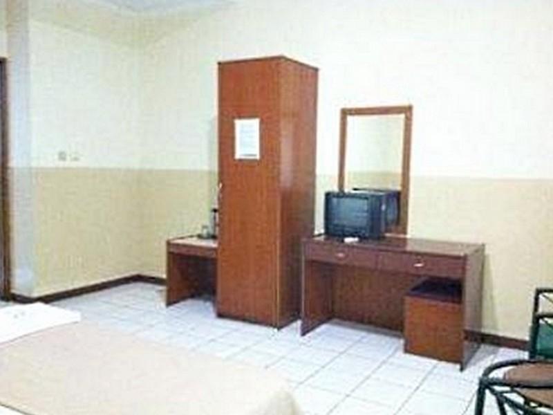 Sans Hotel Fiducia Kaji Giacarta Esterno foto